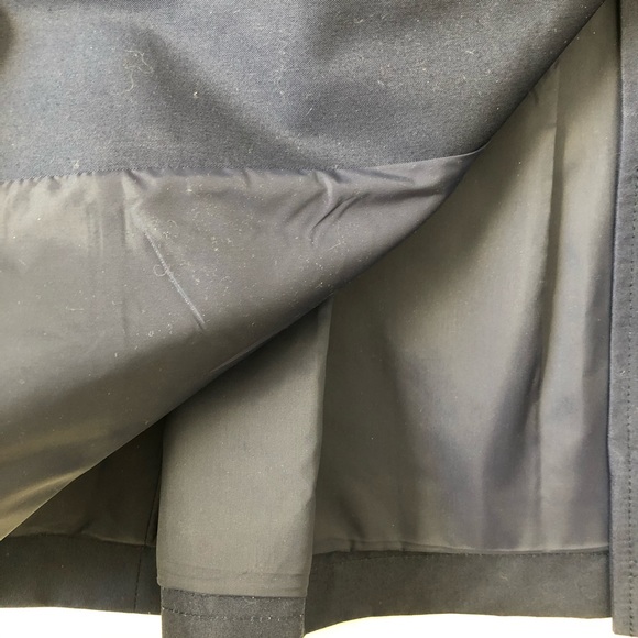 L.L Bean Navy Old Port Trench Coat. Size Medium - Picture 10 of 10